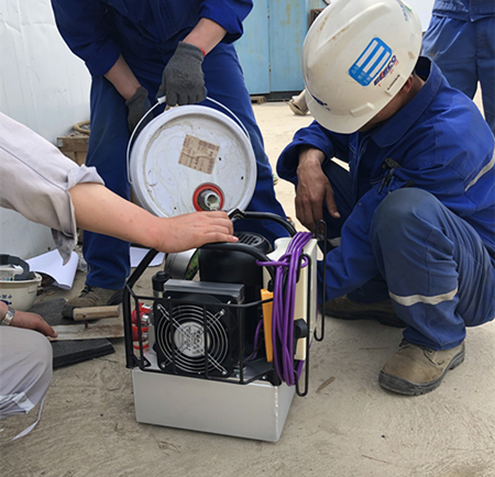 液壓扳手泵站的液壓油更換頻率，出現(xiàn)以下現(xiàn)象就要更換了！